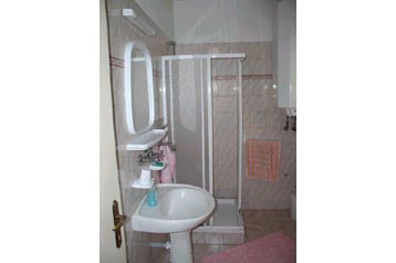 Slovacia Chata Nová Baňa, Exteriorul